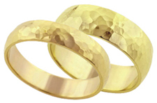 18 Kt Yellow Gold Hammered Wedding Bands
